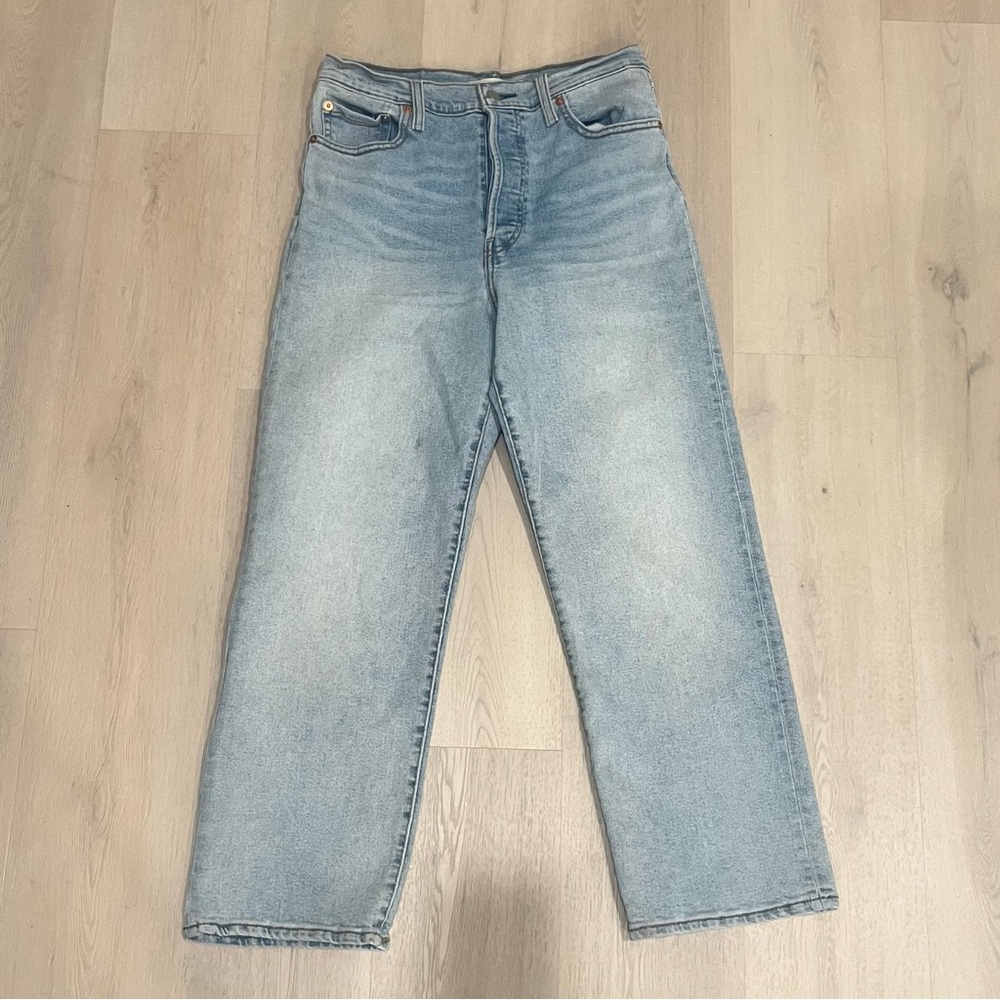 LEVI'S Ribcage Straight Ankle Jeans in Solid light Wash Button Fly Size 29